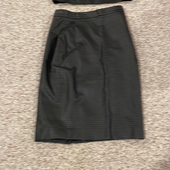 Banana Republic Two Piece Faux Leather Skirt Set. - Picture 3 of 5